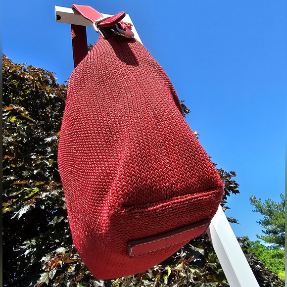THE SAK Knitted Red Shoulder Handbag - Picture 3 of 7